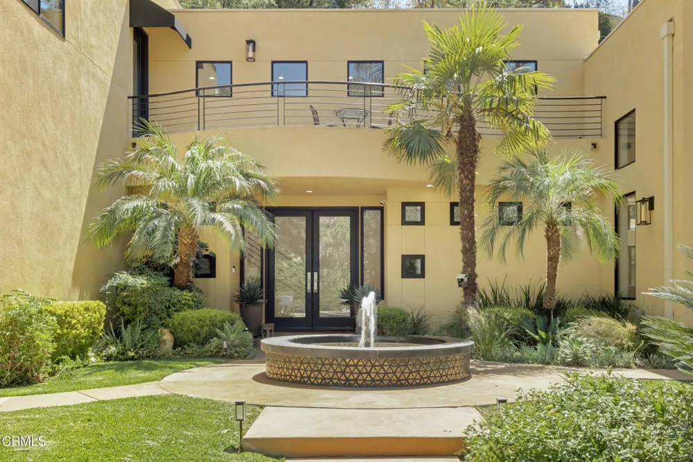 2190 Kinneloa Canyon Road Pasadena, CA 91107