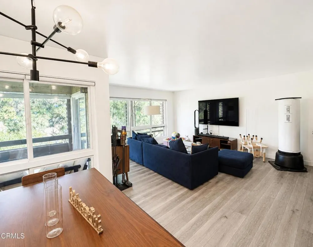 6250 Buckingham Parkway #201 Culver City, CA 90230