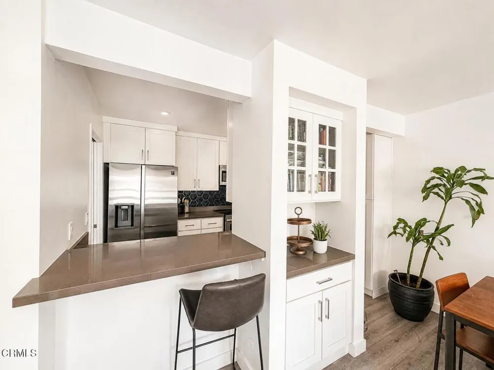 6250 Buckingham Parkway #201 Culver City, CA 90230