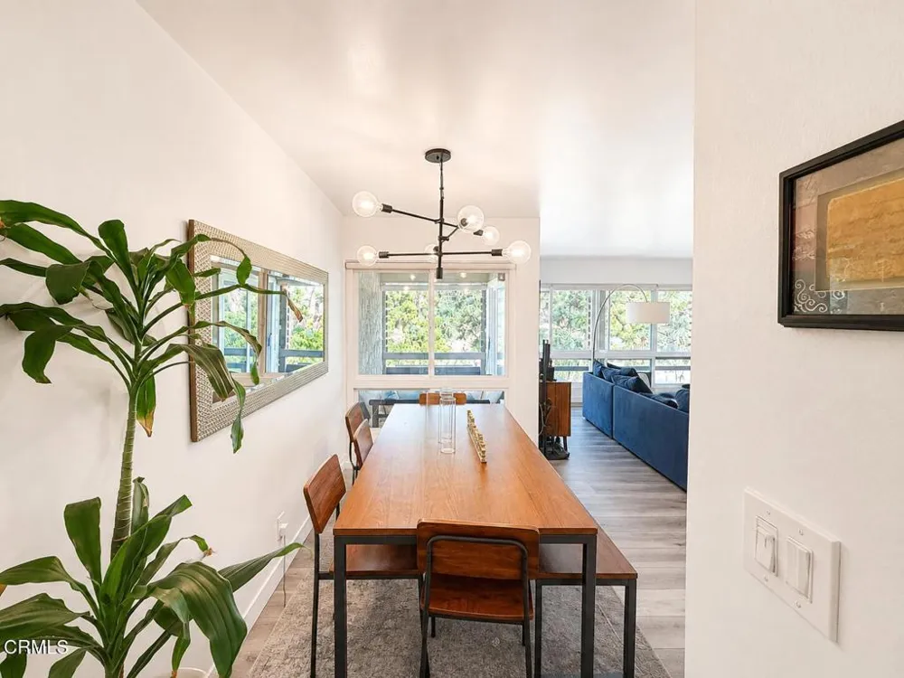 6250 Buckingham Parkway #201 Culver City, CA 90230