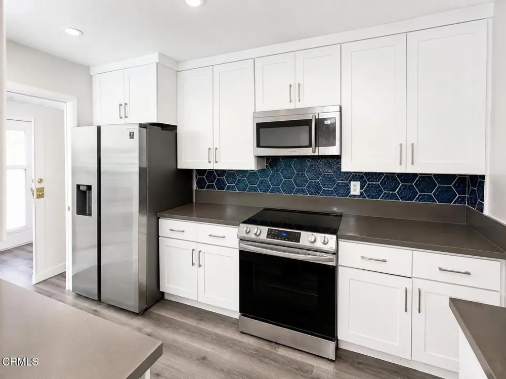 6250 Buckingham Parkway #201 Culver City, CA 90230