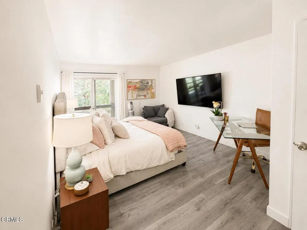 6250 Buckingham Parkway #201 Culver City, CA 90230