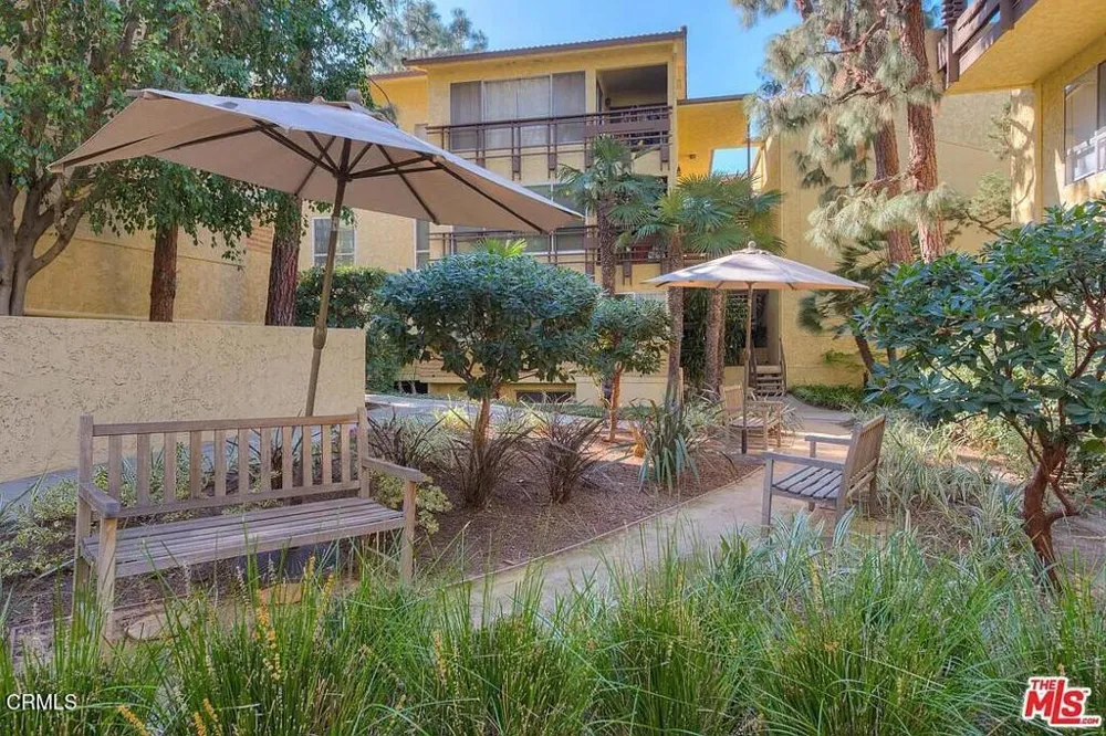 6250 Buckingham Parkway #201 Culver City, CA 90230