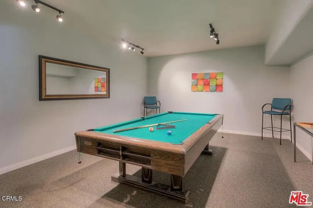 6250 Buckingham Parkway #201 Culver City, CA 90230