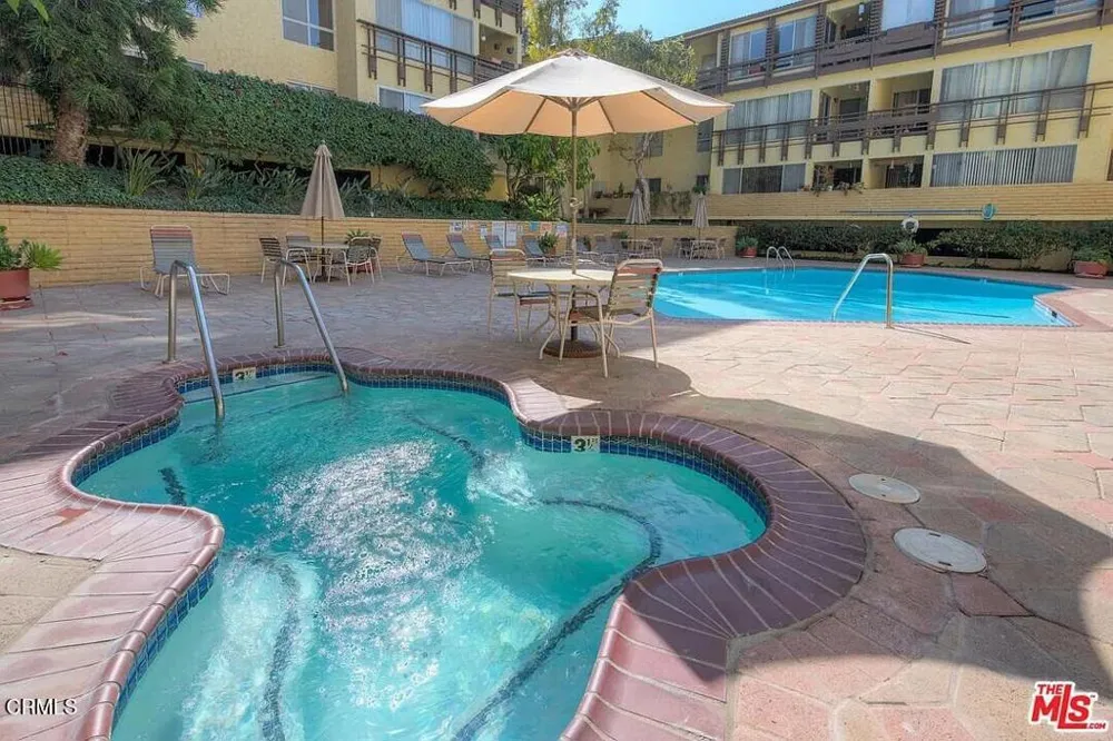 6250 Buckingham Parkway #201 Culver City, CA 90230
