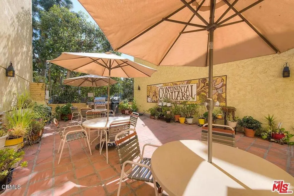 6250 Buckingham Parkway #201 Culver City, CA 90230