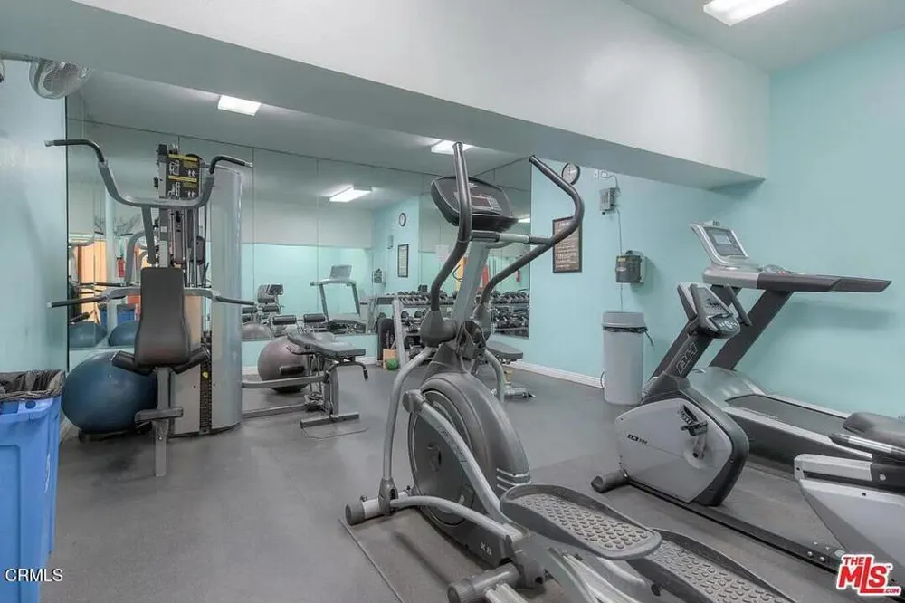 6250 Buckingham Parkway #201 Culver City, CA 90230