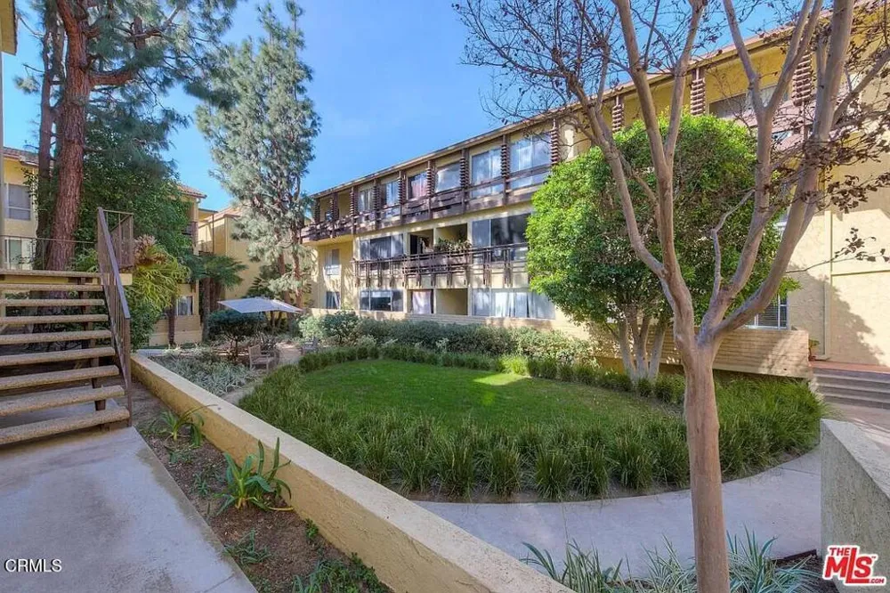 6250 Buckingham Parkway #201 Culver City, CA 90230