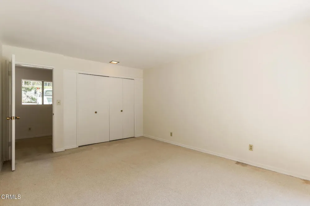 5245 Indian Drive La Canada Flintridge, CA 91011