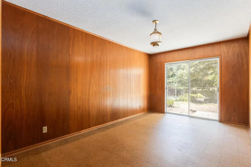 5245 Indian Drive La Canada Flintridge, CA 91011