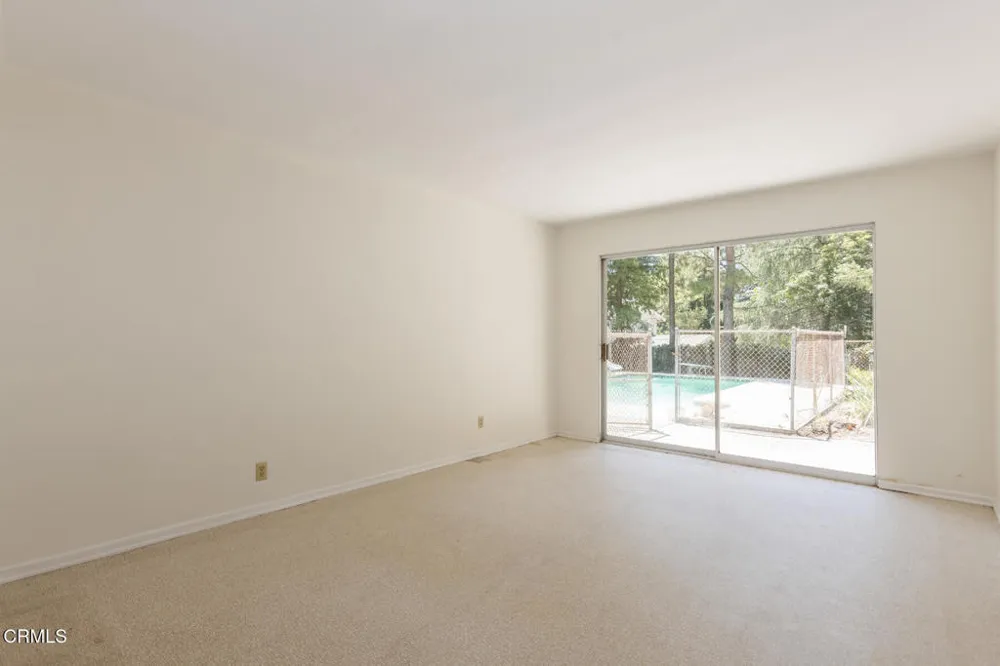 5245 Indian Drive La Canada Flintridge, CA 91011