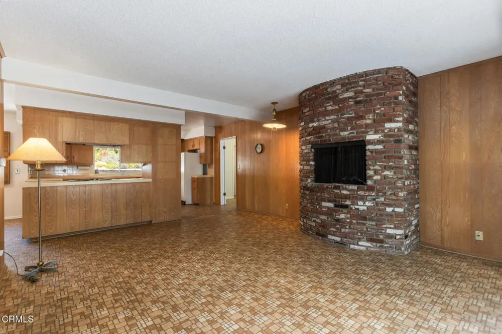 5245 Indian Drive La Canada Flintridge, CA 91011