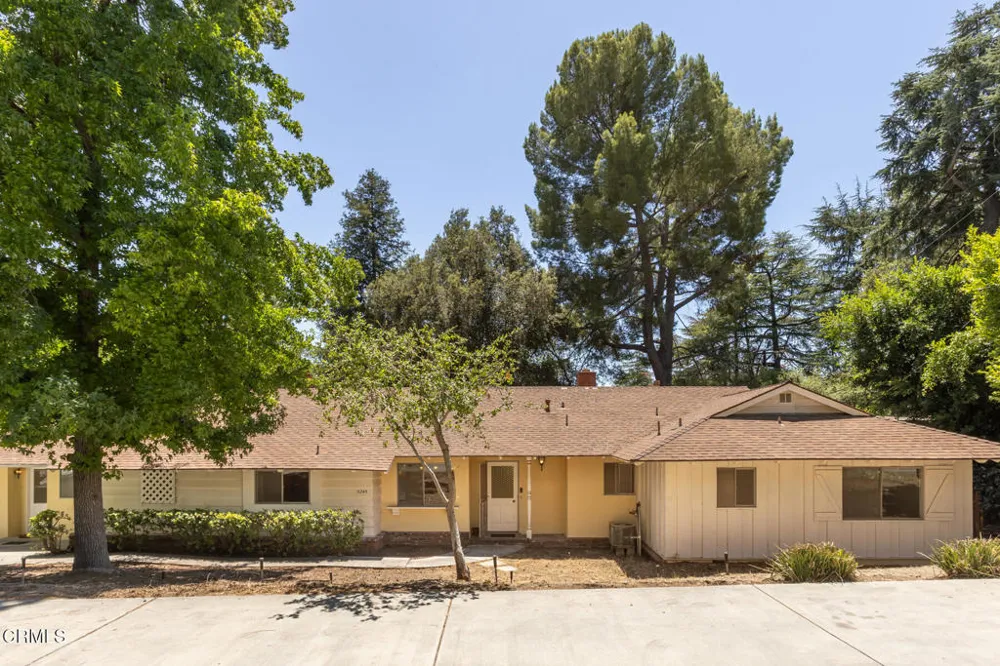 5245 Indian Drive La Canada Flintridge, CA 91011