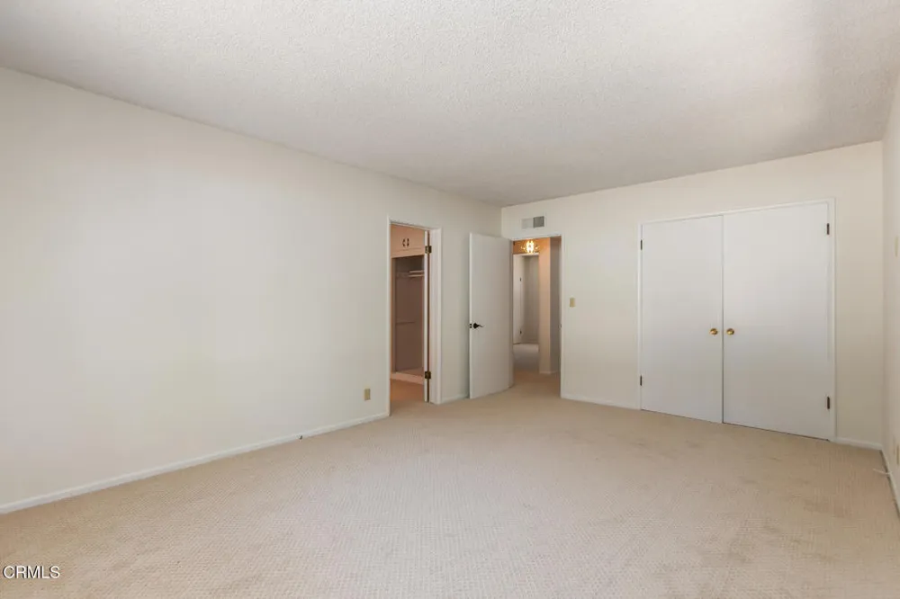 5245 Indian Drive La Canada Flintridge, CA 91011