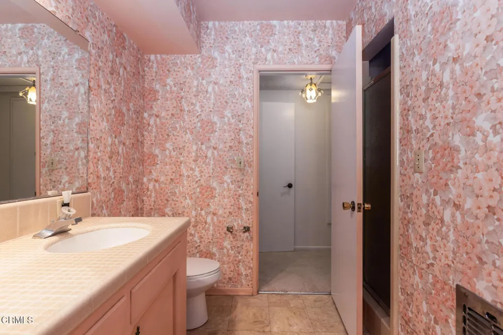 5245 Indian Drive La Canada Flintridge, CA 91011