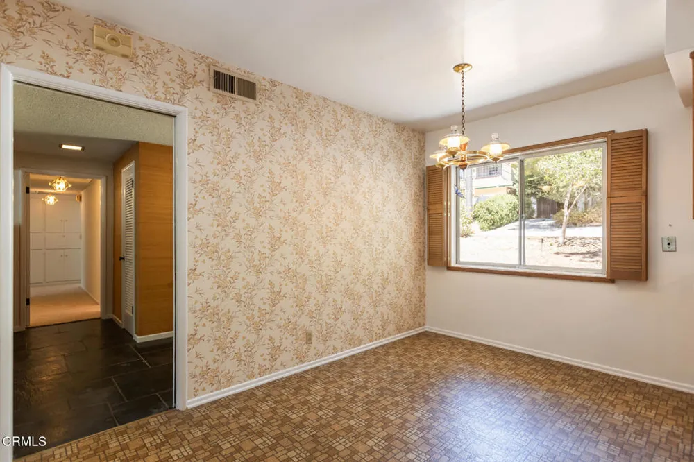 5245 Indian Drive La Canada Flintridge, CA 91011