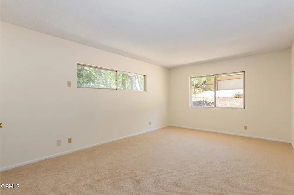 5245 Indian Drive La Canada Flintridge, CA 91011