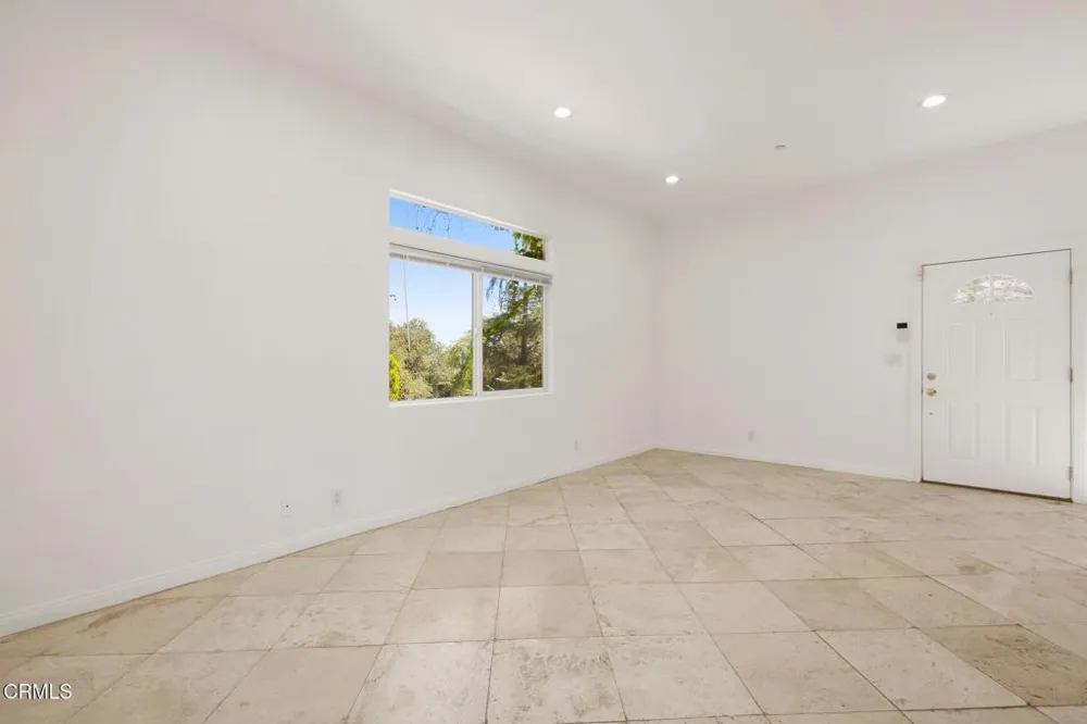 3211 Kenneth Drive Los Angeles, CA 90032