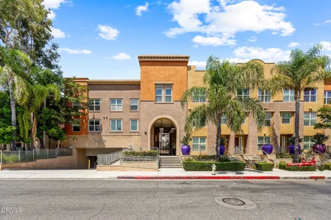 85 E Commonwealth Avenue #3D