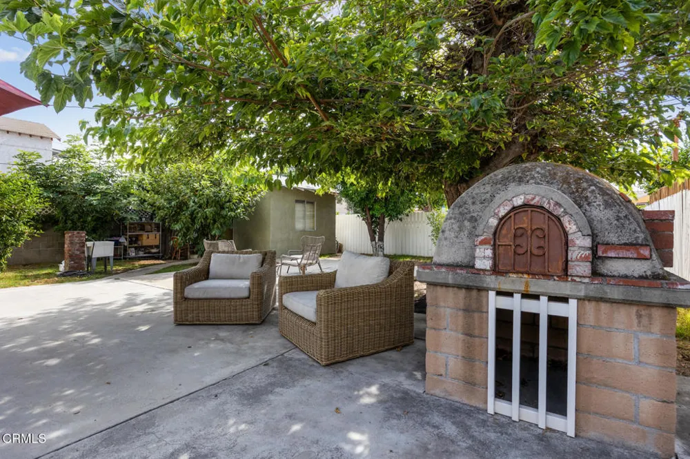 6451 Denny Avenue North Hollywood, CA 91606