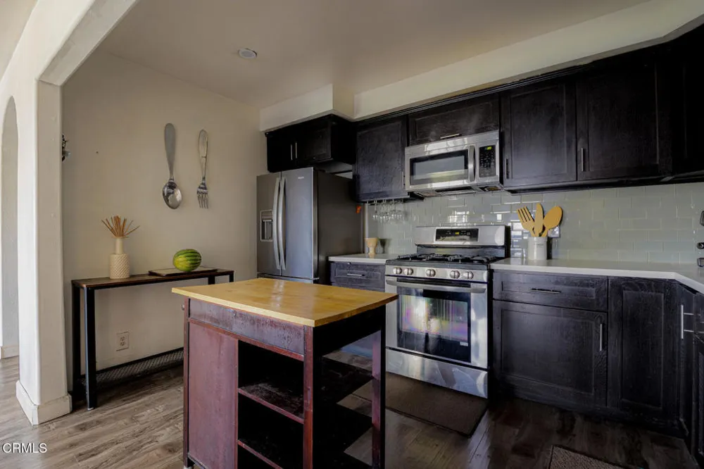 6451 Denny Avenue North Hollywood, CA 91606