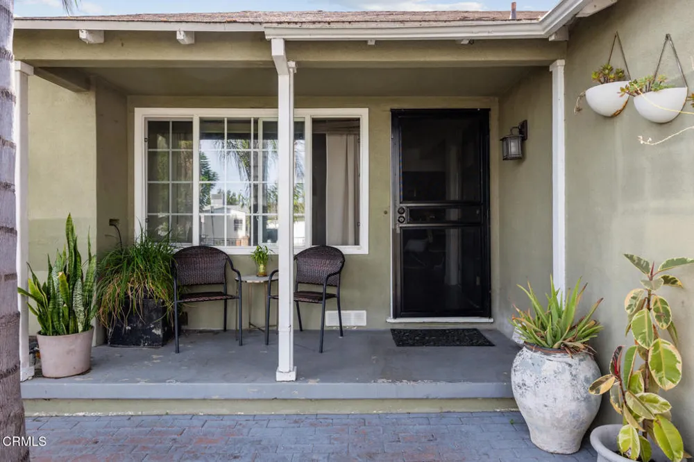 6451 Denny Avenue North Hollywood, CA 91606