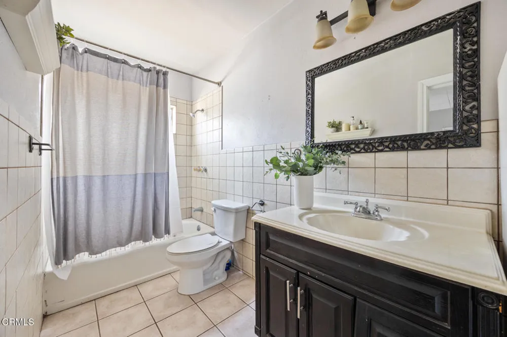 6451 Denny Avenue North Hollywood, CA 91606
