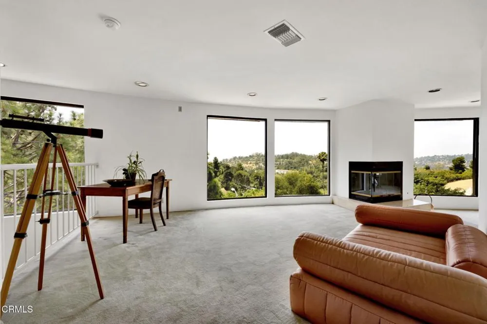 1742 Hill Drive South Pasadena, CA 91030
