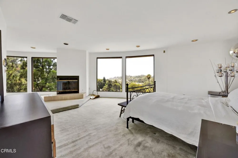 1742 Hill Drive South Pasadena, CA 91030
