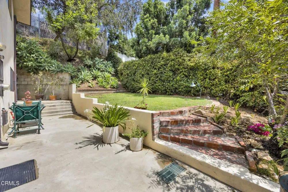 1742 Hill Drive South Pasadena, CA 91030