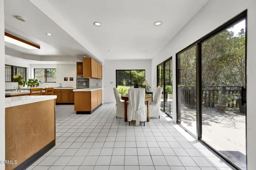 1742 Hill Drive South Pasadena, CA 91030