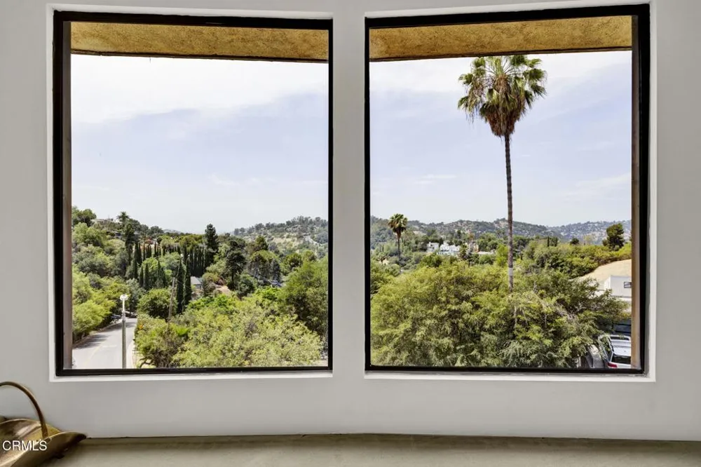 1742 Hill Drive South Pasadena, CA 91030