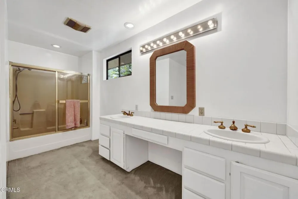 1742 Hill Drive South Pasadena, CA 91030