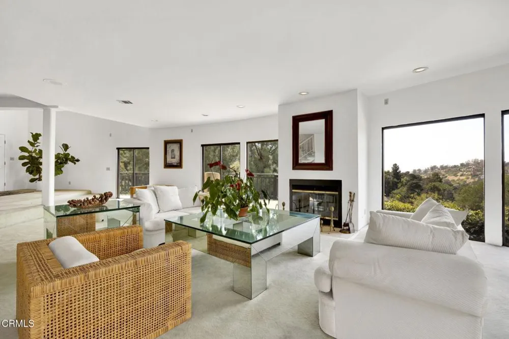 1742 Hill Drive South Pasadena, CA 91030