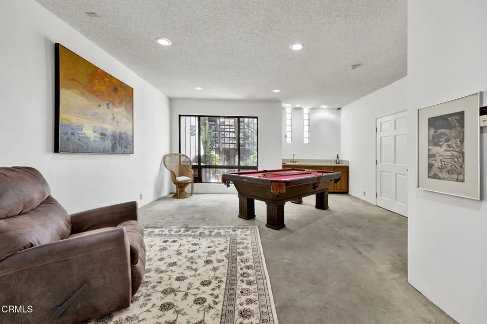 1742 Hill Drive South Pasadena, CA 91030