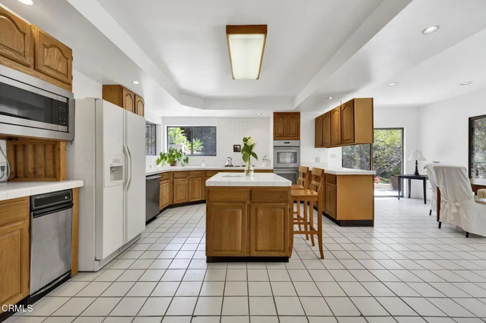 1742 Hill Drive South Pasadena, CA 91030
