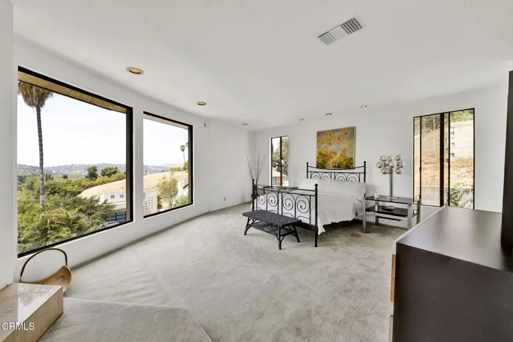 1742 Hill Drive South Pasadena, CA 91030