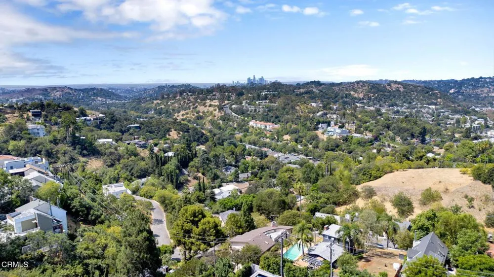 1742 Hill Drive South Pasadena, CA 91030