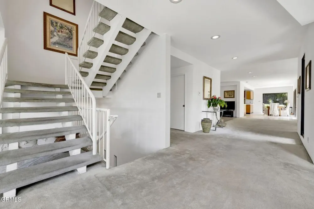 1742 Hill Drive South Pasadena, CA 91030
