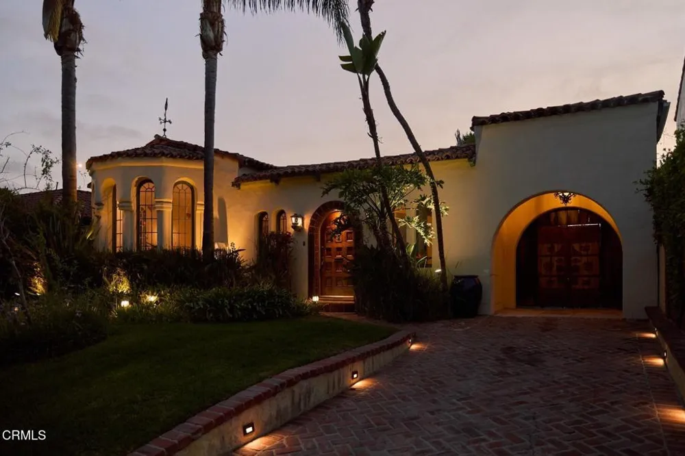 913 Burnside Avenue Los Angeles, CA 90036