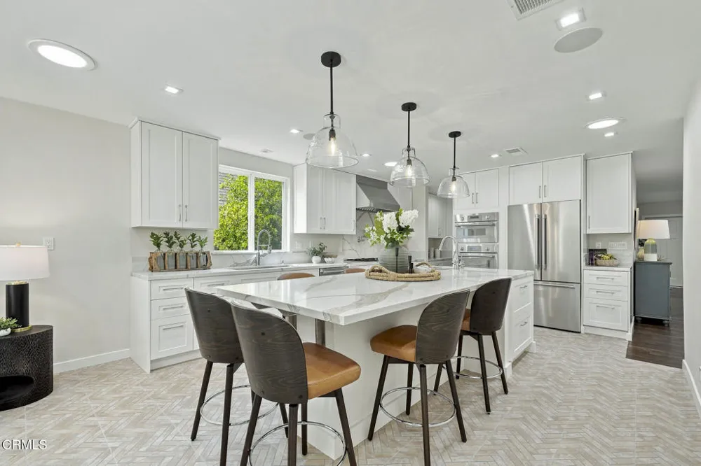4356 Bel Aire Drive La Canada Flintridge, CA 91011