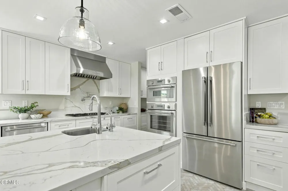 4356 Bel Aire Drive La Canada Flintridge, CA 91011