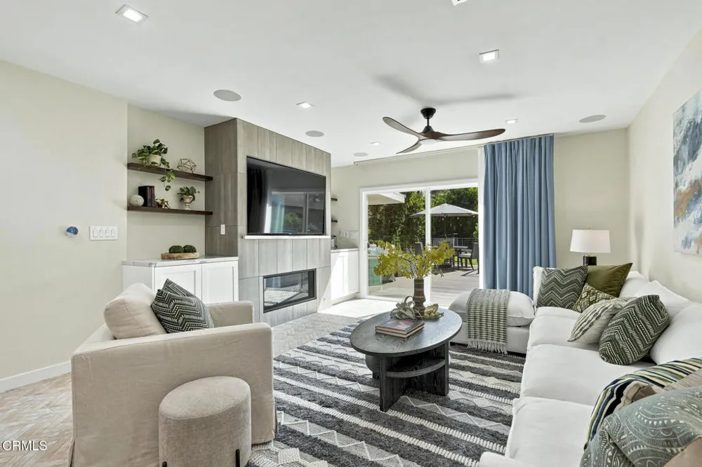 4356 Bel Aire Drive La Canada Flintridge, CA 91011