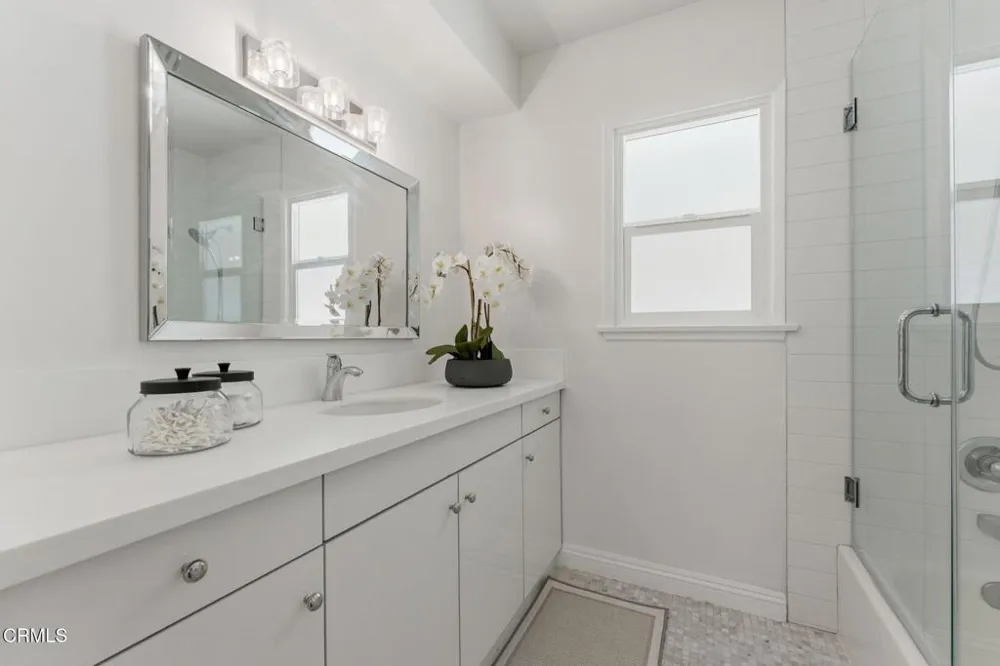 4405 Vista Place La Canada Flintridge, CA 91011