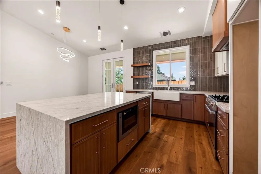 5871 Crestmoor Drive Paradise, CA 95969