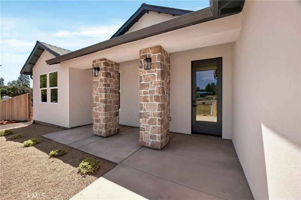5871 Crestmoor Drive Paradise, CA 95969