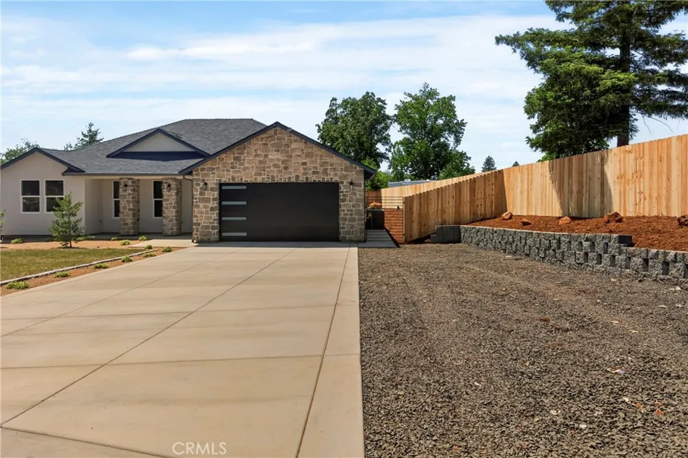 5871 Crestmoor Drive Paradise, CA 95969