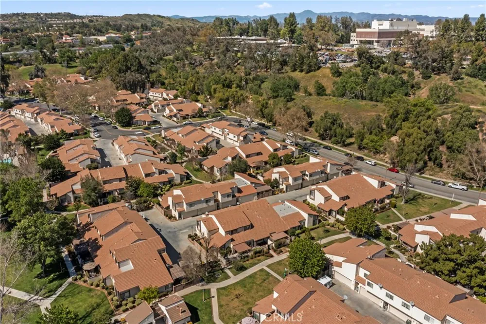 24662 Golfview Drive Valencia, CA 91355