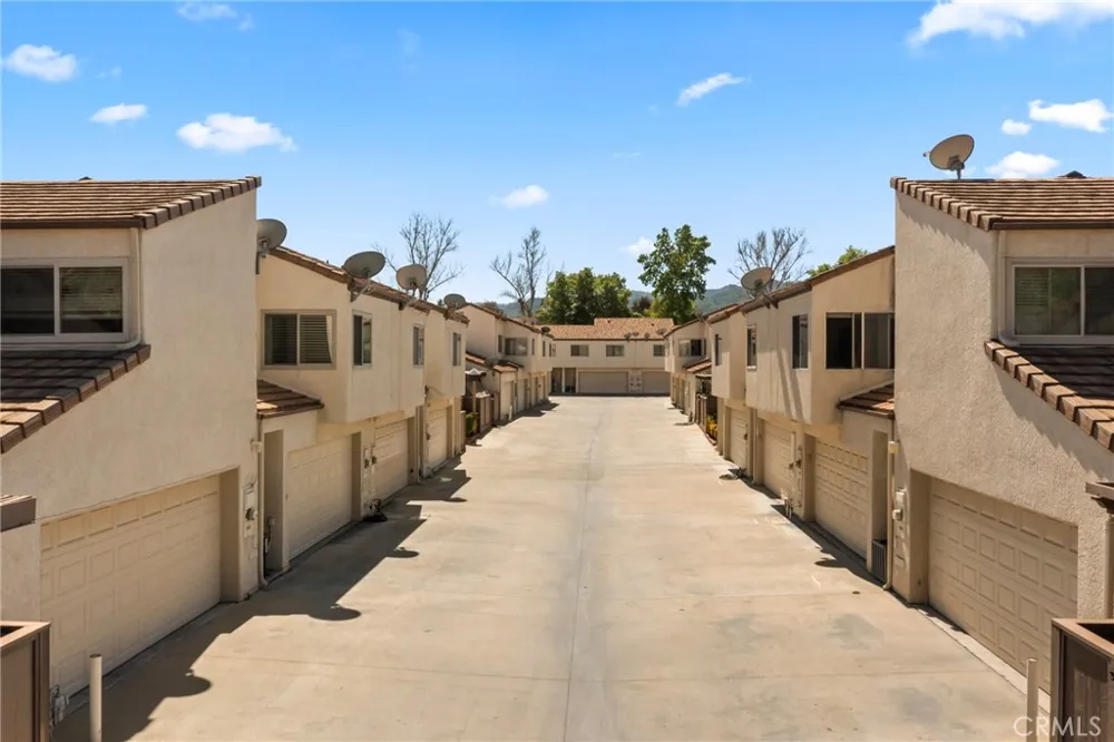 24662 Golfview Drive Valencia, CA 91355