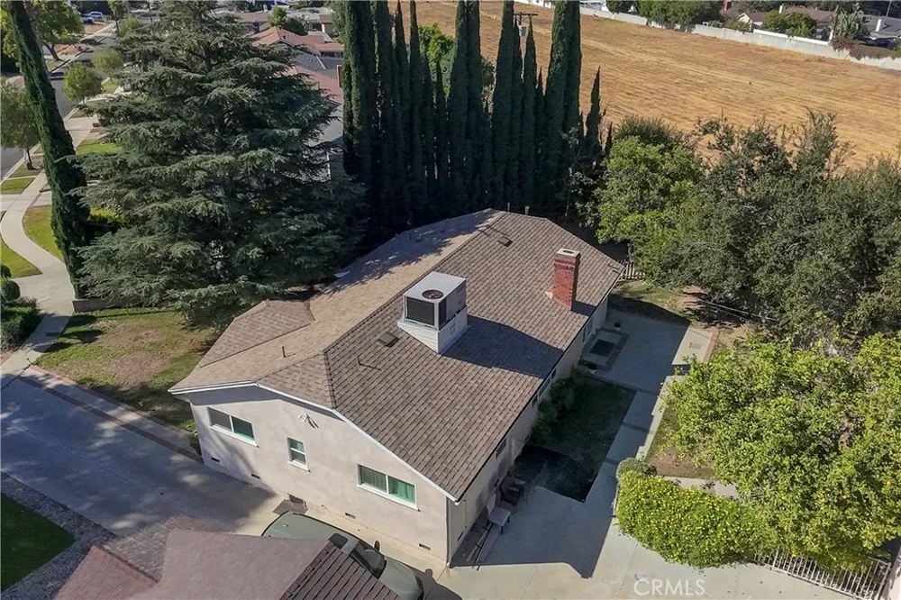 9433 Geyser Avenue Northridge, CA 91324